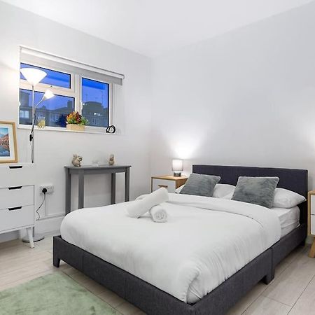 Holiday Home Near Kings Cross Sleep 12 Sp7 Londres Exterior foto