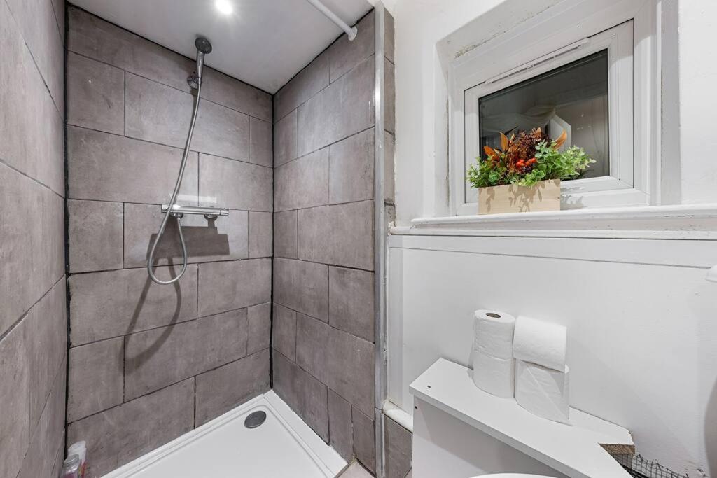 Holiday Home Near Kings Cross Sleep 12 Sp7 Londres Exterior foto